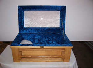 Pet Casket with Blue Liner